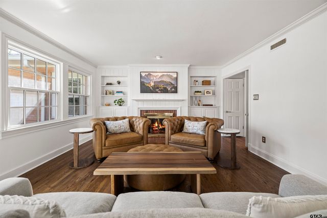 2306 Old Bullard Rd, Tyler, TX 75703