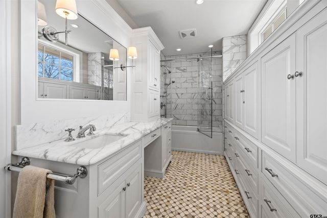 2306 Old Bullard Rd, Tyler, TX 75703