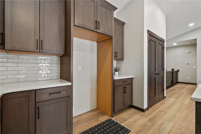 718 Pointer Circle, Center Point, IA 52213