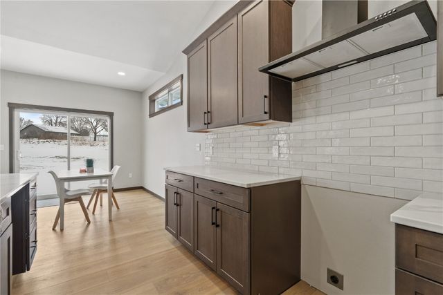 718 Pointer Circle, Center Point, IA 52213