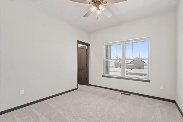 718 Pointer Circle, Center Point, IA 52213