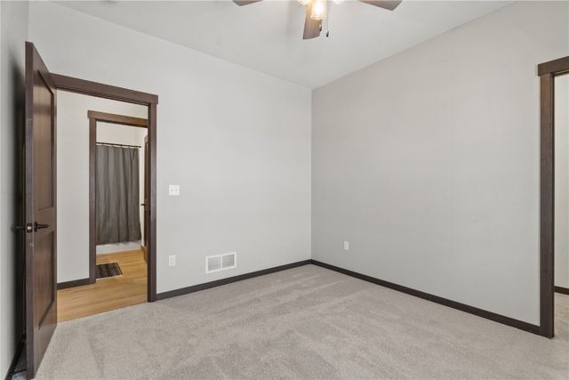 718 Pointer Circle, Center Point, IA 52213