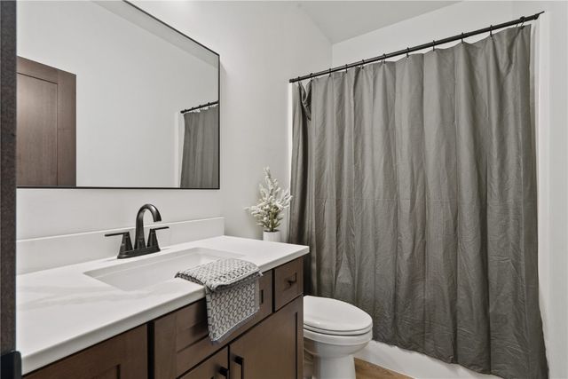 718 Pointer Circle, Center Point, IA 52213