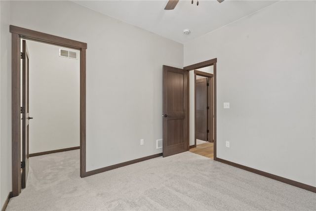 718 Pointer Circle, Center Point, IA 52213