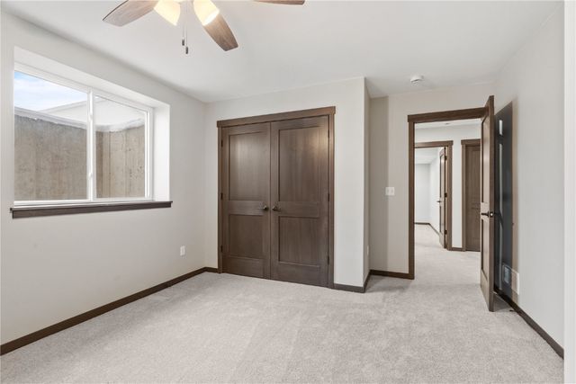 718 Pointer Circle, Center Point, IA 52213