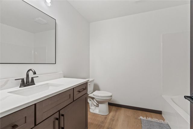 718 Pointer Circle, Center Point, IA 52213