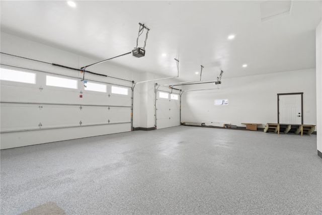 718 Pointer Circle, Center Point, IA 52213