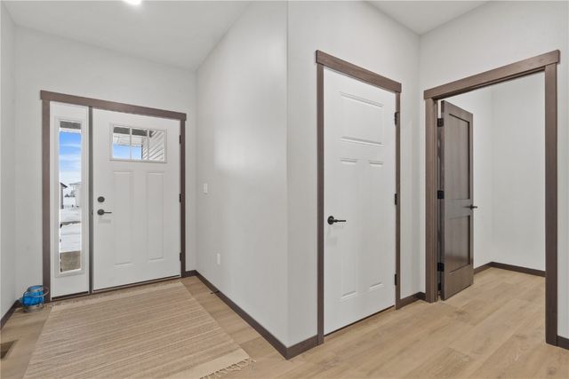 718 Pointer Circle, Center Point, IA 52213