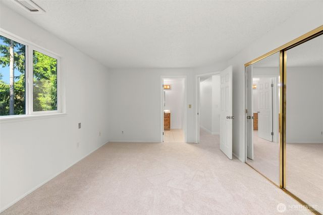 7910 NE Double Hitch Court, Bremerton, WA 98311