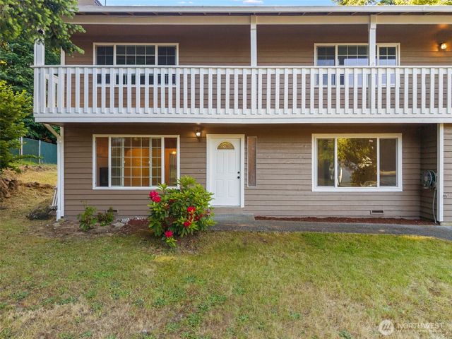 7910 NE Double Hitch Court, Bremerton, WA 98311