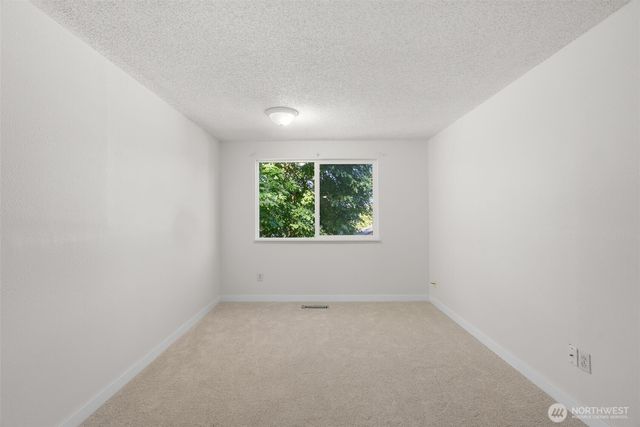 7910 NE Double Hitch Court, Bremerton, WA 98311