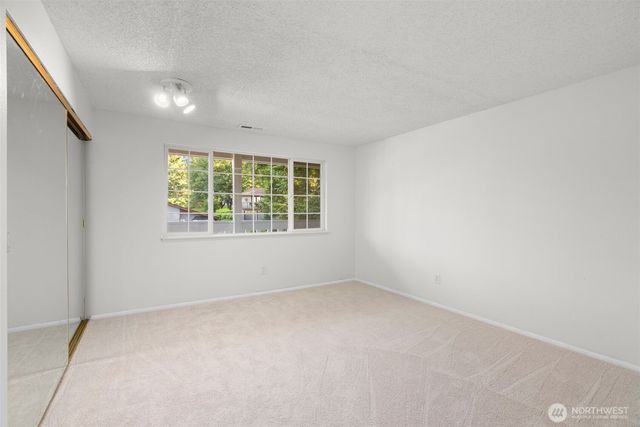 7910 NE Double Hitch Court, Bremerton, WA 98311