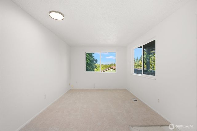 7910 NE Double Hitch Court, Bremerton, WA 98311