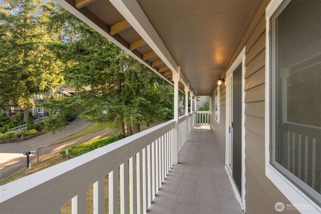 7910 NE Double Hitch Court, Bremerton, WA 98311