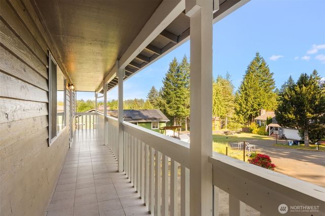 7910 NE Double Hitch Court, Bremerton, WA 98311
