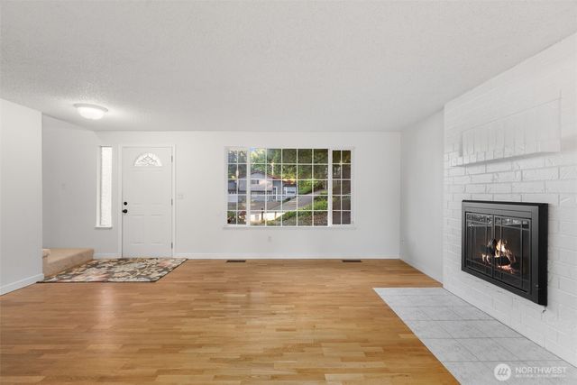 7910 NE Double Hitch Court, Bremerton, WA 98311