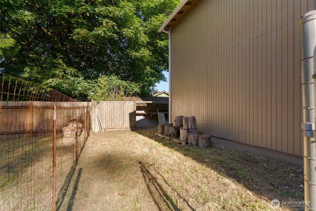 7910 NE Double Hitch Court, Bremerton, WA 98311