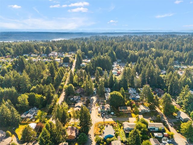 7910 NE Double Hitch Court, Bremerton, WA 98311