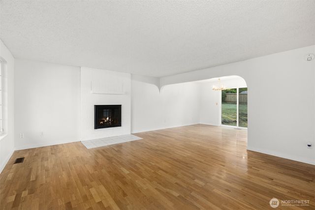 7910 NE Double Hitch Court, Bremerton, WA 98311
