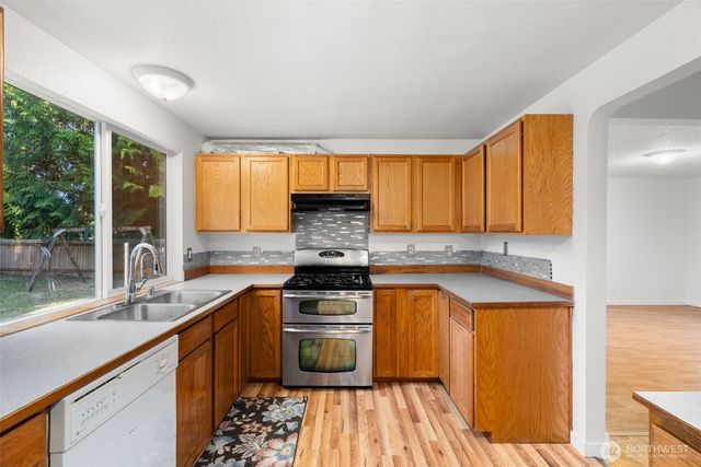 7910 NE Double Hitch Court, Bremerton, WA 98311