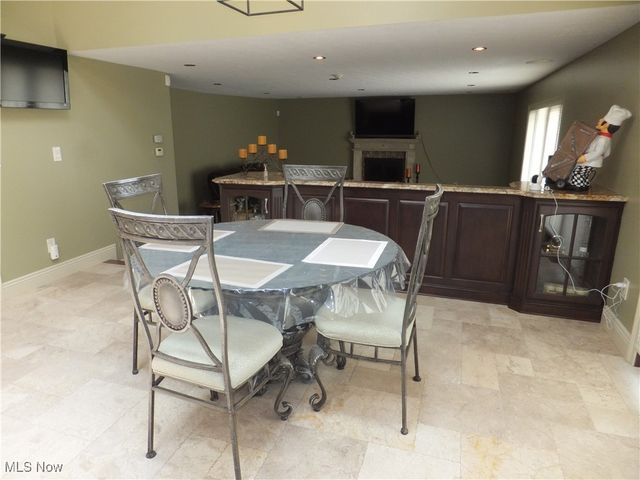 7596 W 130th Street, Middleburg Heights, OH 44130