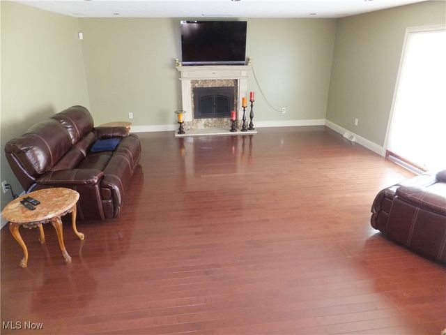 7596 W 130th Street, Middleburg Heights, OH 44130