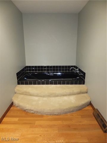 7596 W 130th Street, Middleburg Heights, OH 44130