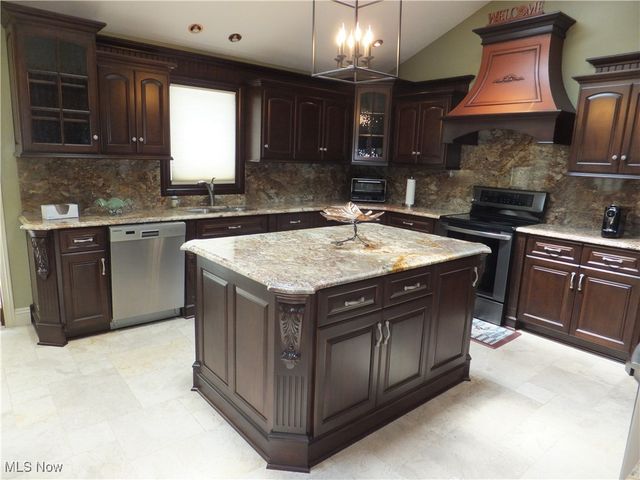 7596 W 130th Street, Middleburg Heights, OH 44130