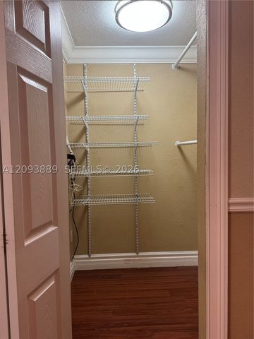 10115 NW 4th Ln 3-8, Miami, FL 33172