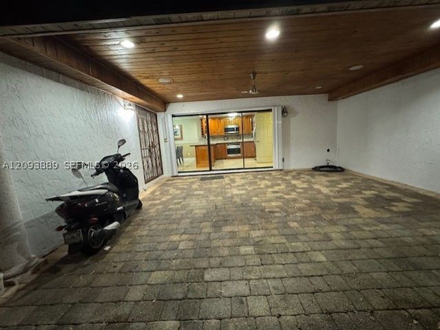 10115 NW 4th Ln 3-8, Miami, FL 33172