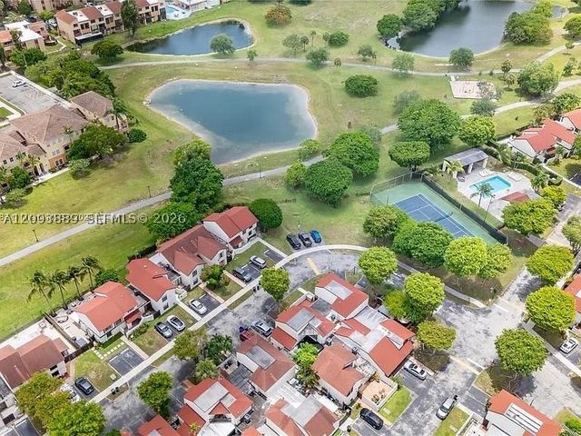 10115 NW 4th Ln 3-8, Miami, FL 33172