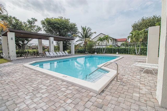 10115 NW 4th Ln 3-8, Miami, FL 33172