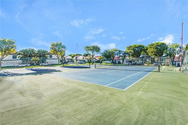 10115 NW 4th Ln 3-8, Miami, FL 33172