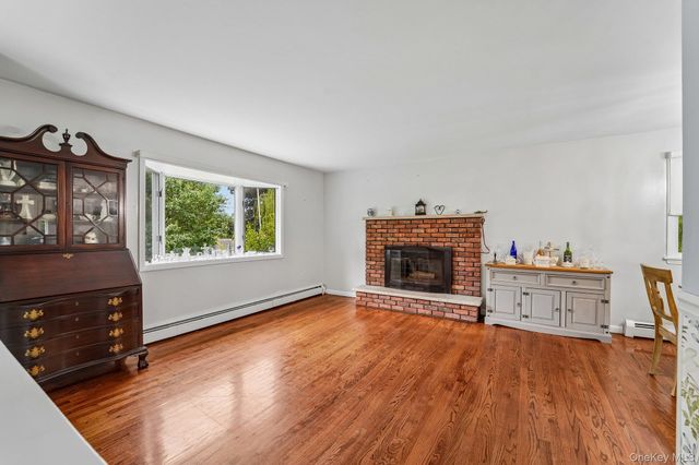 11 High Hill Avenue, Warwick, NY 10990