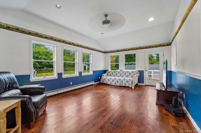 11 High Hill Avenue, Warwick, NY 10990