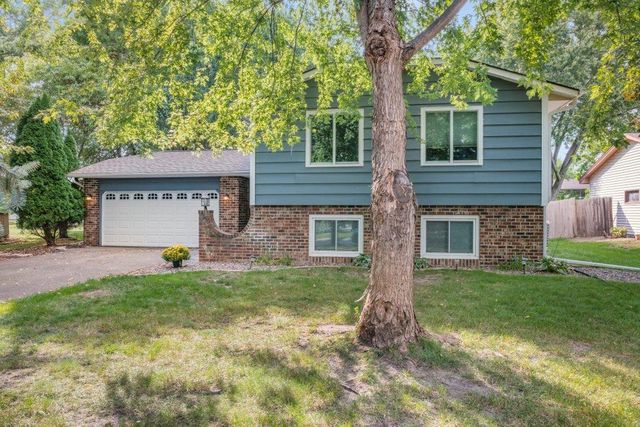 9753 Hemlock Lane N, Maple Grove, MN 55369