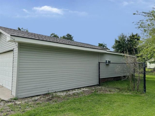 822 Bee Tree St, Westlake, LA 70669