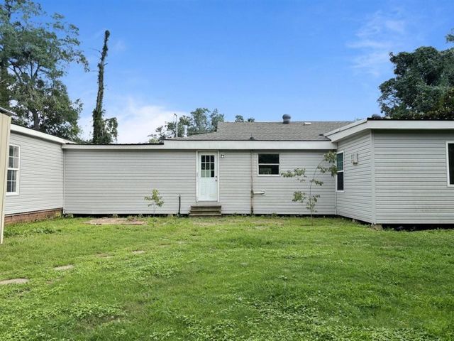 822 Bee Tree St, Westlake, LA 70669