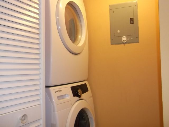 743 SE 1st Way, Deerfield Beach, FL 33441