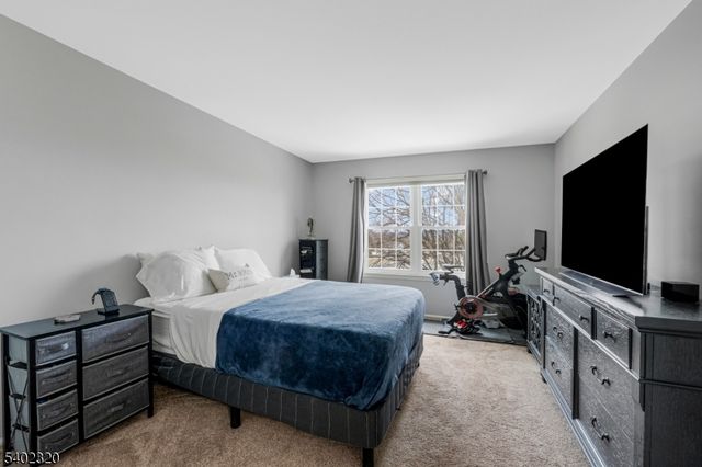 1515 Longley Ct, Branchburg Twp., NJ 08876