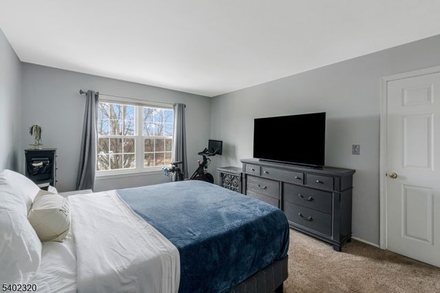 1515 Longley Ct, Branchburg Twp., NJ 08876