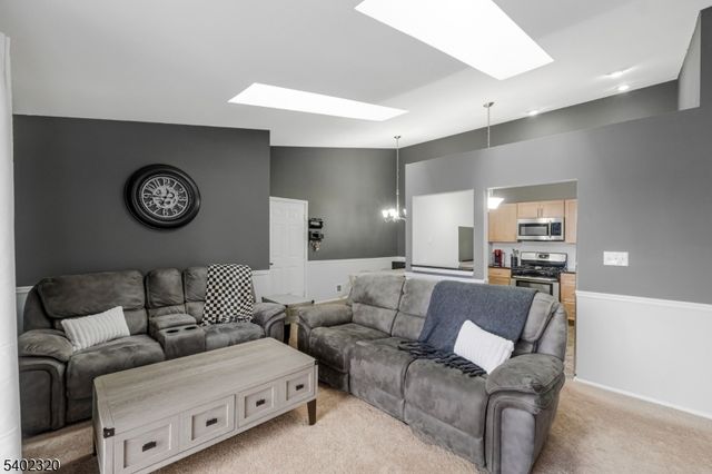 1515 Longley Ct, Branchburg Twp., NJ 08876