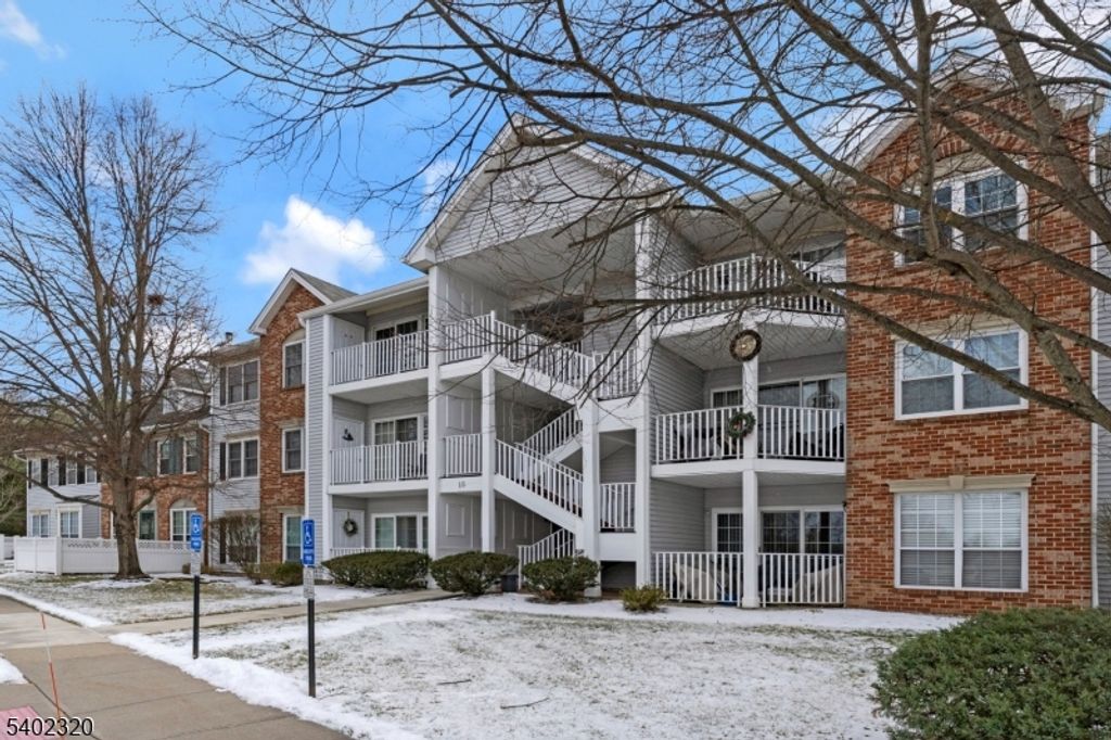 1515 Longley Ct, Branchburg Twp., NJ 08876