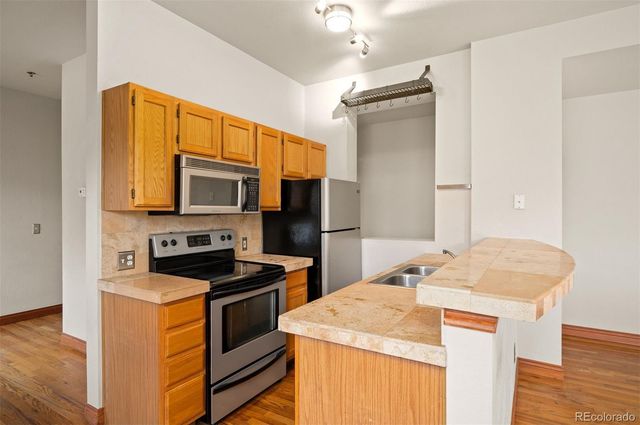 3249 W Fairview Place 117, Denver, CO 80211