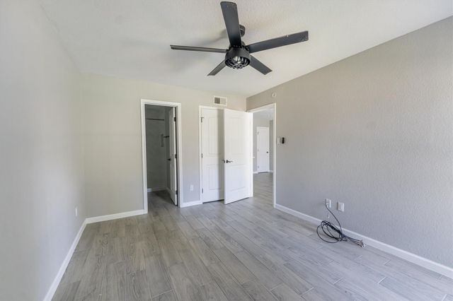 13151 Walden Road 155, Montgomery, TX 77356