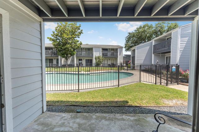 13151 Walden Road 155, Montgomery, TX 77356