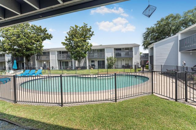 13151 Walden Road 155, Montgomery, TX 77356