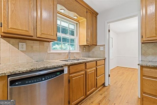 2461 Woodside Way, Atlanta, GA 30341