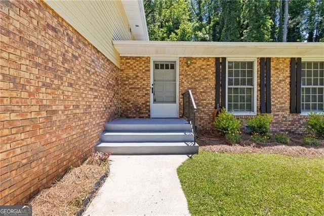 2461 Woodside Way, Atlanta, GA 30341