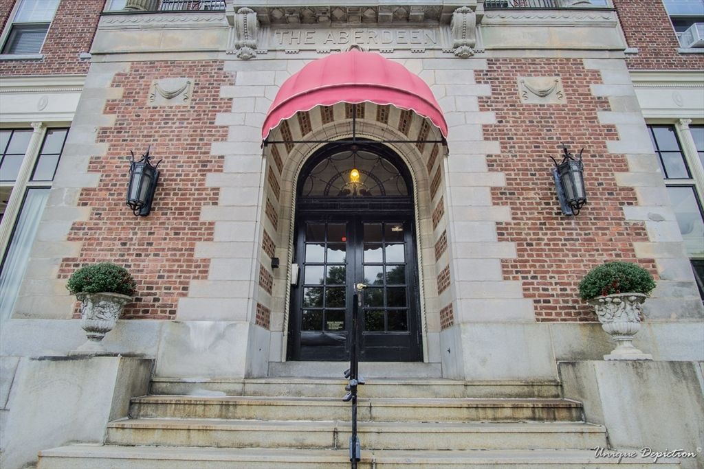 354 N Main St 303, Andover, MA 01810